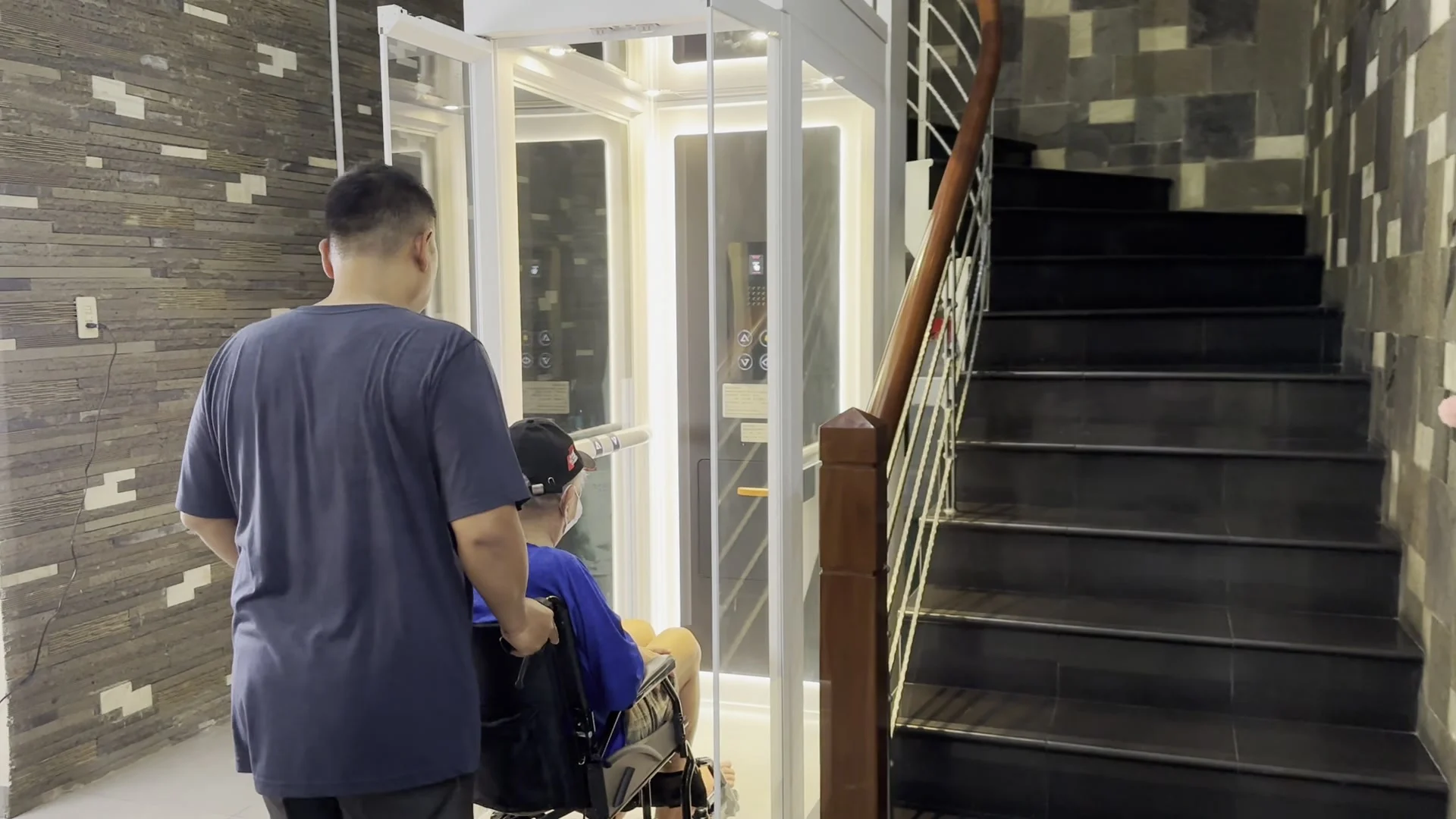 Ascenda Lift ลิฟท์บ้าน ระบบสกรู | แบรนด์ลิฟท์บ้านชั้นนำจากสวีเดน 22 Wheelchair Lift Page (3)